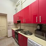 айстра Leópolis