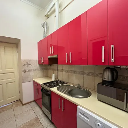 айстра Λβιβ